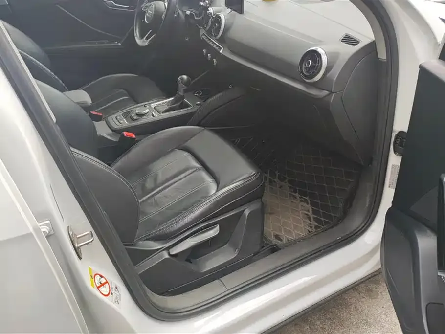 Audi Q2L 2023 из CN, фото 7