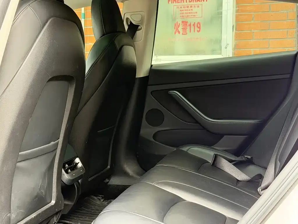 Tesla Model 3 — фото 2