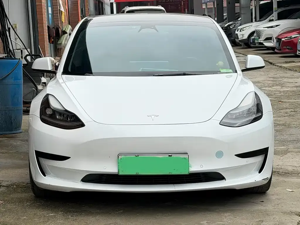Tesla Model 3 — фото 5