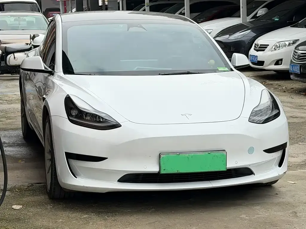Tesla Model 3 — фото 4