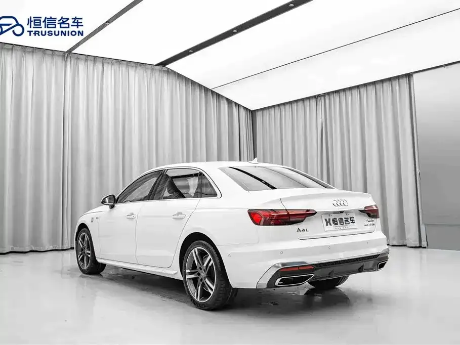 Audi A4L 2021 из CN, фото 6