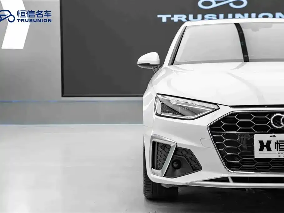 Audi A4L 2021 из CN, фото 3