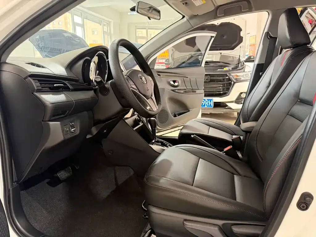 Toyota Yaris L 2023 из CN, фото 5