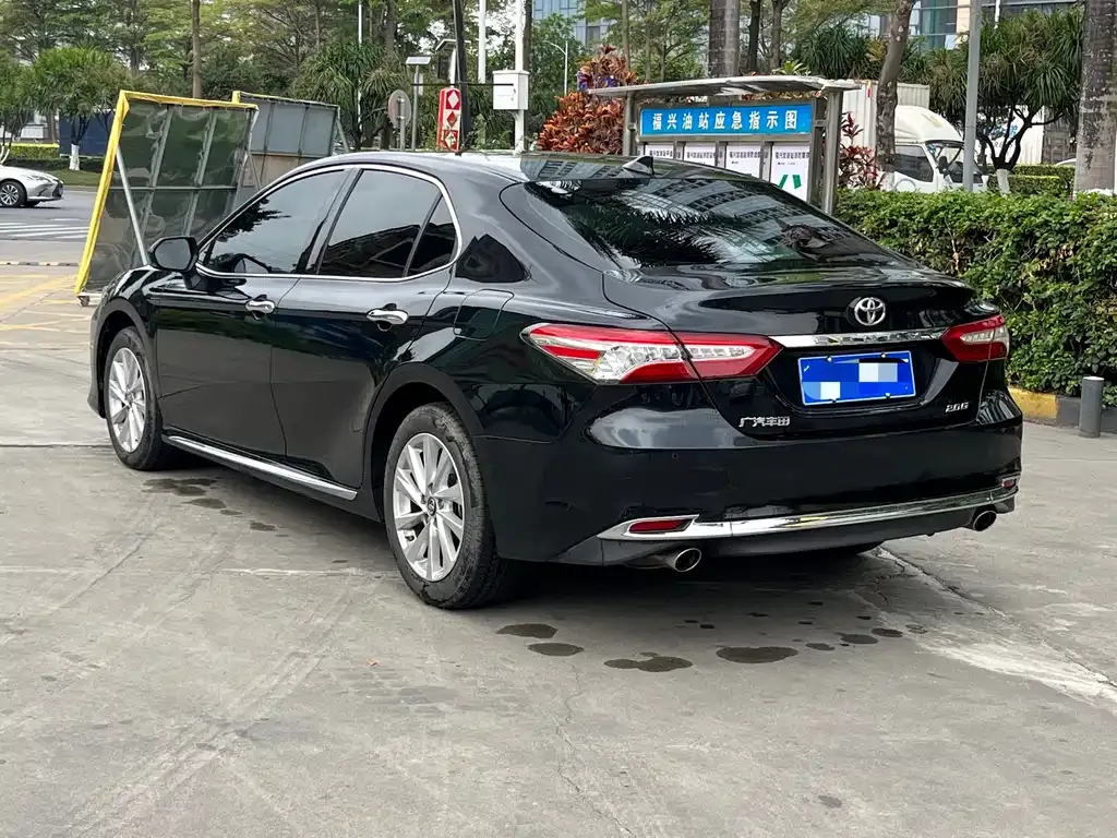 Toyota Camry 2023 из CN, фото 2