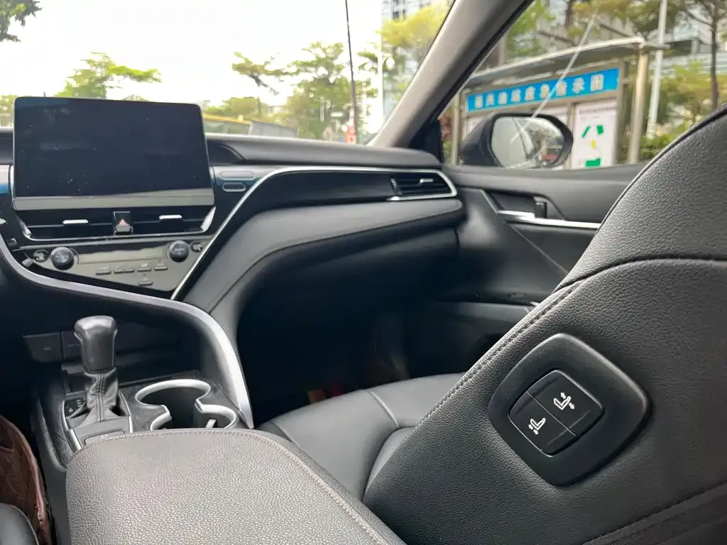 Toyota Camry 2023 из CN, фото 3