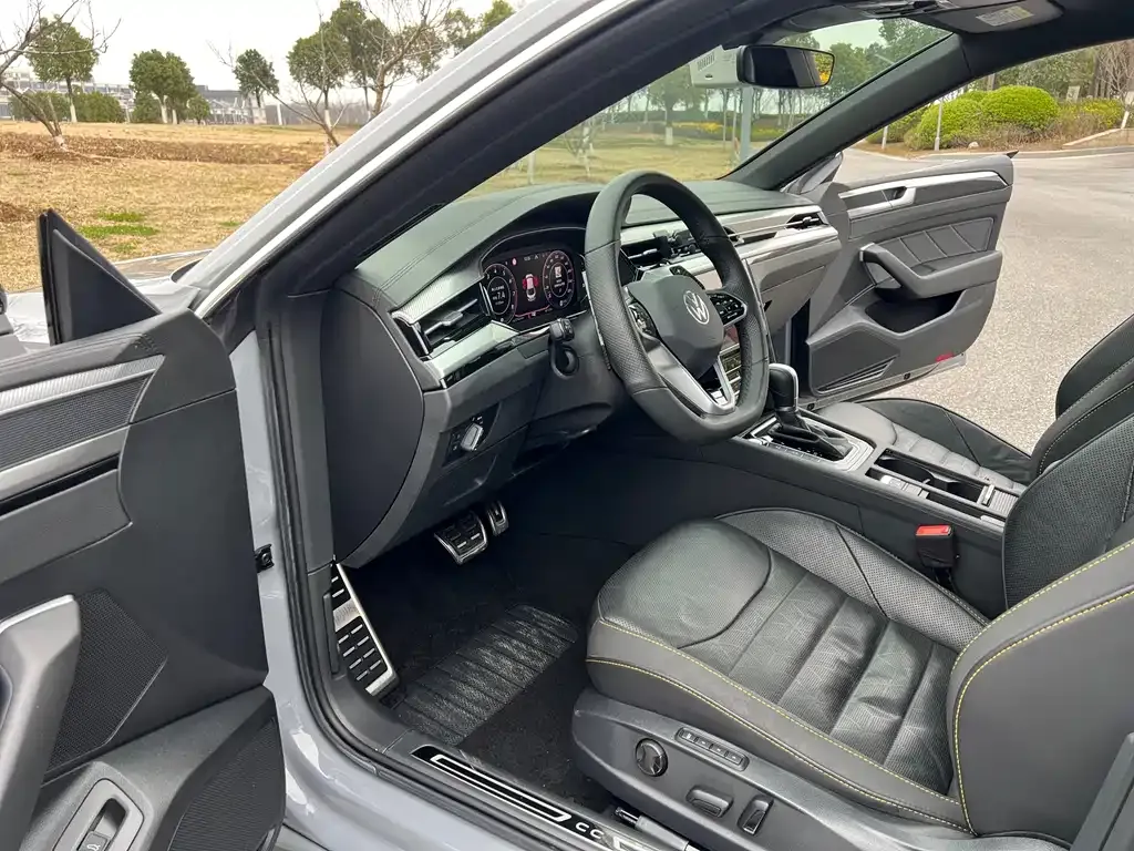 Volkswagen CC 2023 из CN, фото 3