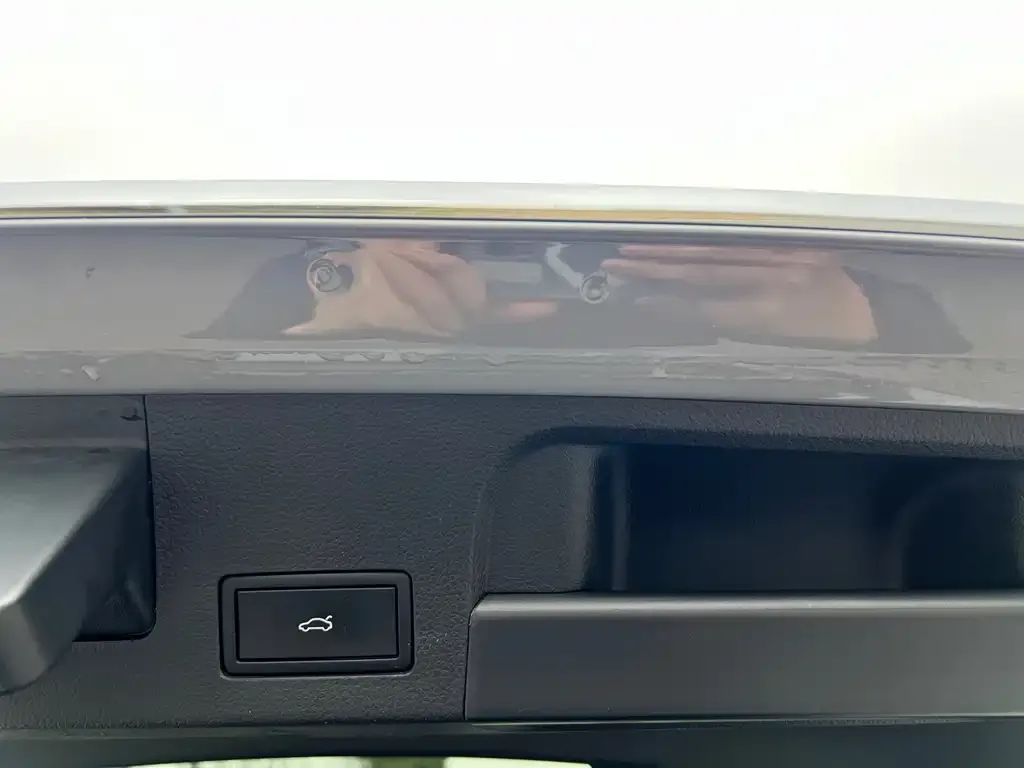 Volkswagen CC 2023 из CN, фото 2
