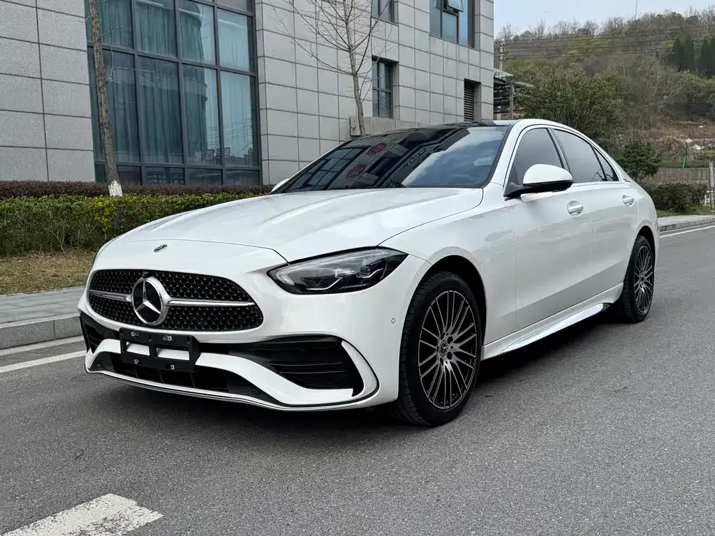 Mercedes-Benz C-Class — фото 1