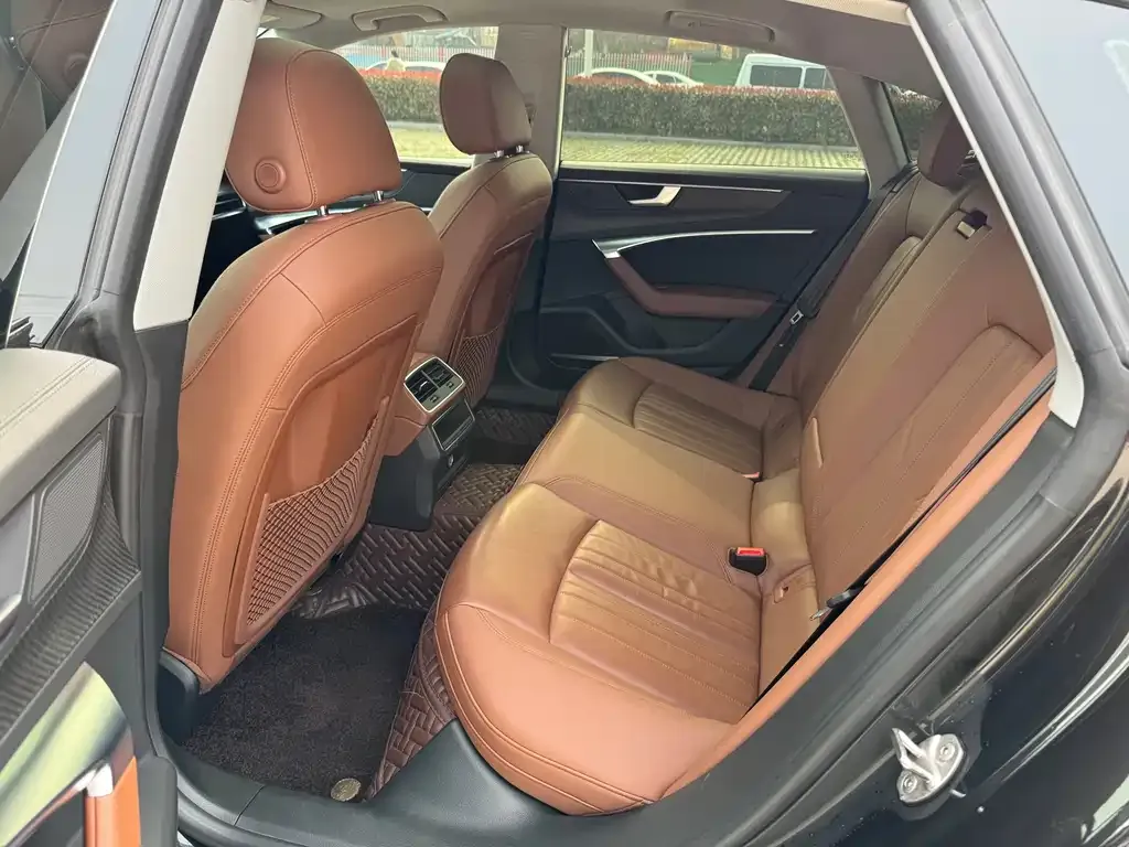 Audi A7 2021 из CN, фото 6