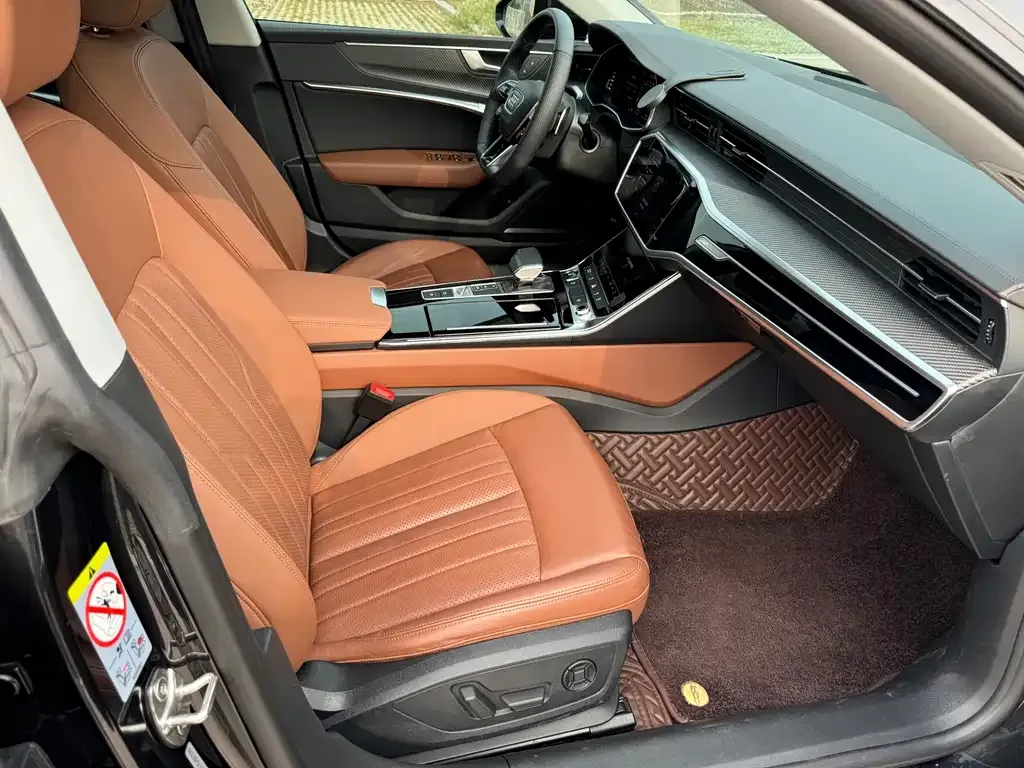 Audi A7 2021 из CN, фото 8
