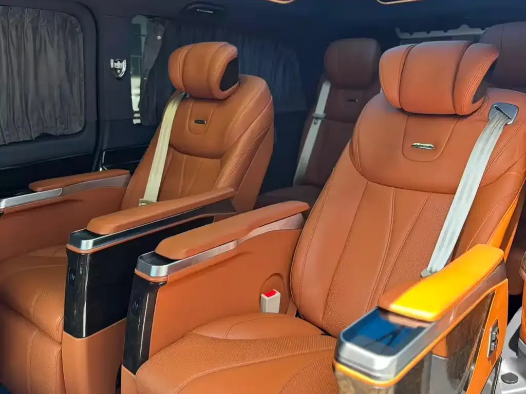 Mercedes-Benz V-Class 2023 из CN, фото 7