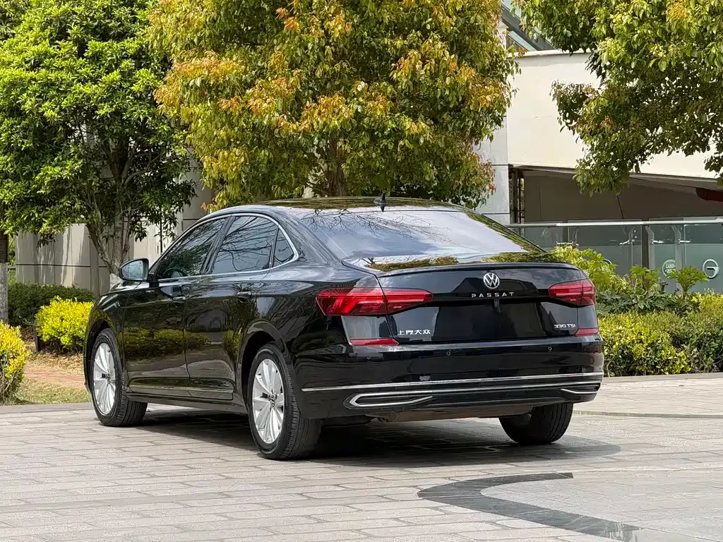 Volkswagen Passat — фото 4