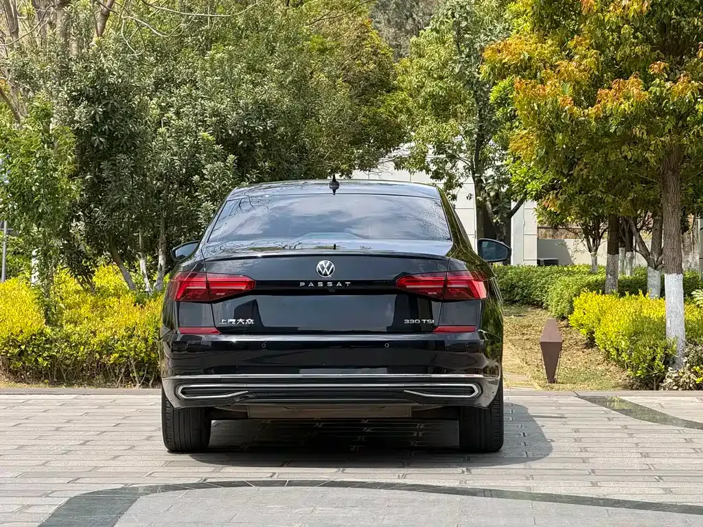 Volkswagen Passat — фото 10