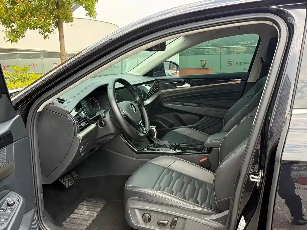 Volkswagen Passat — фото 6