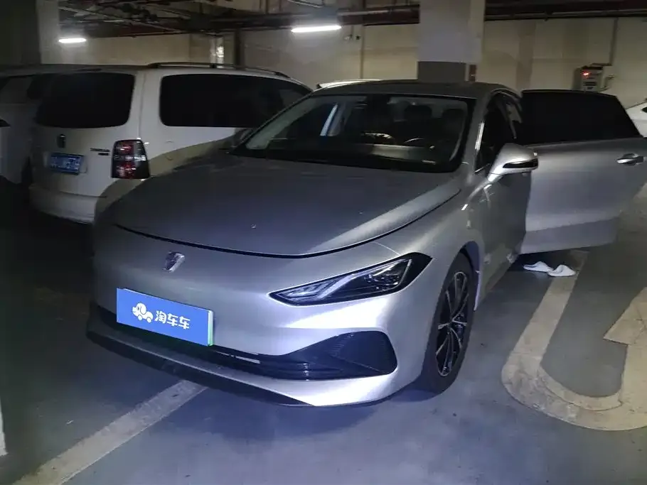 Roewe D7 — фото 1