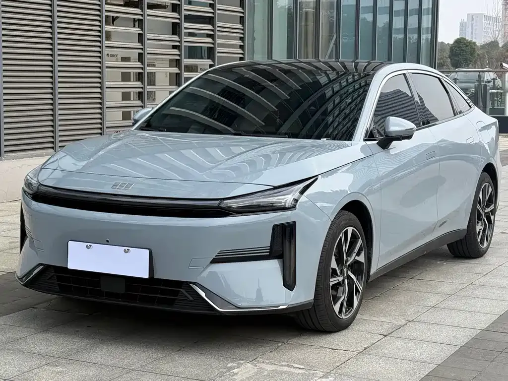 Geely Galaxy L6 — фото 6