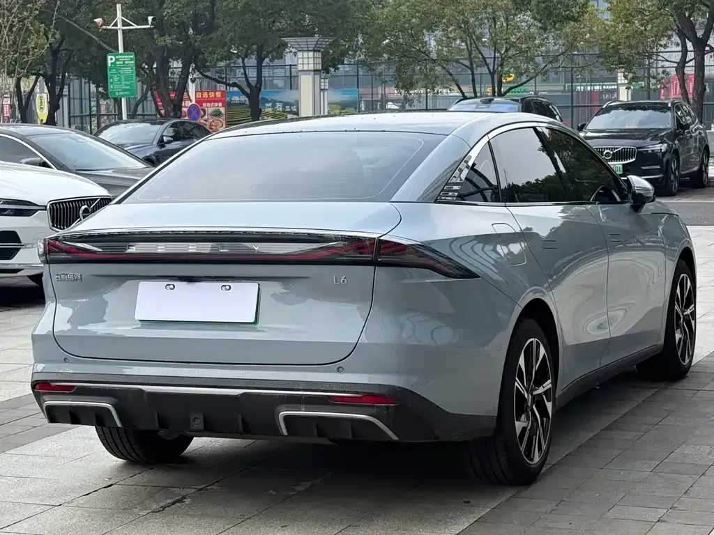 Geely Galaxy L6 — фото 5