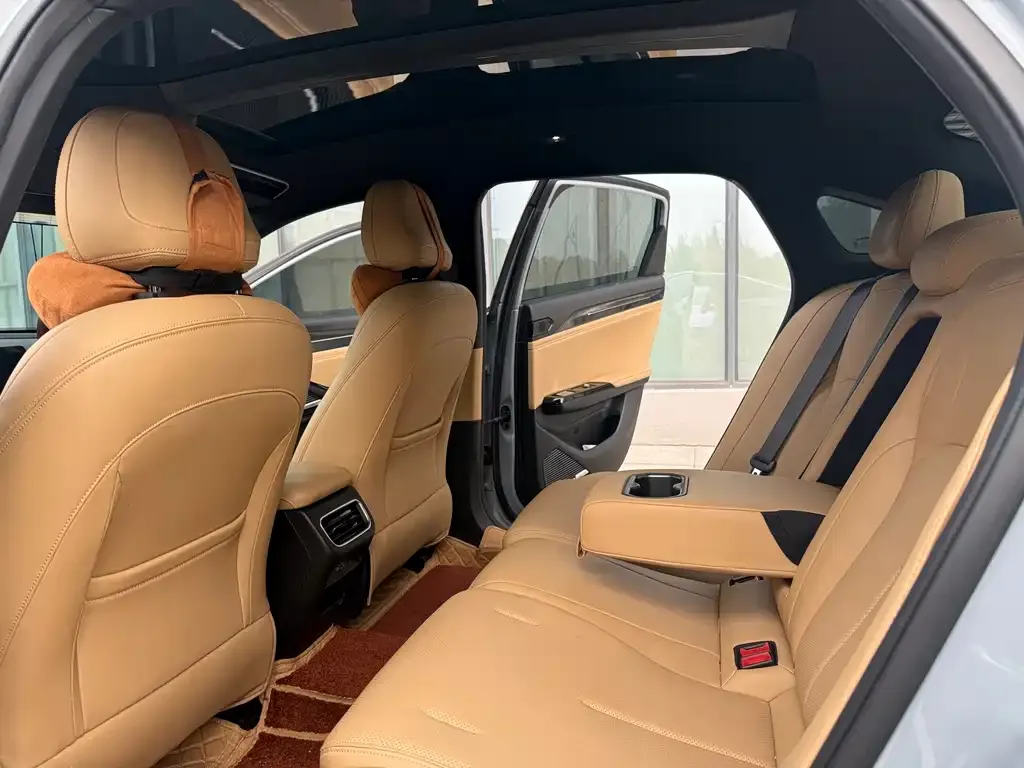 Geely Galaxy L6 — фото 10