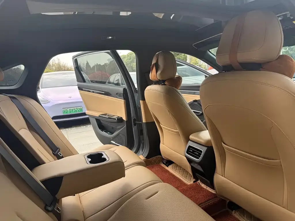 Geely Galaxy L6 — фото 2
