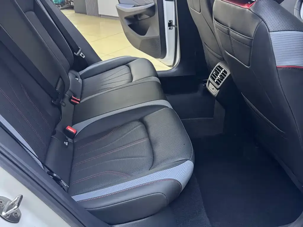 Volkswagen Lamando 2023 из CN, фото 5