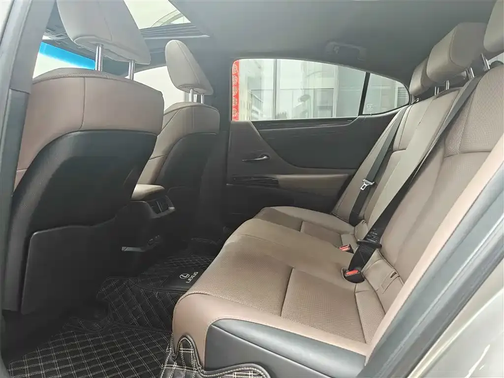 Lexus ES 2023 из CN, фото 4