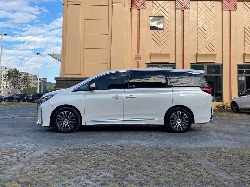 GAC Motor Trumpchi M8 — фото 9