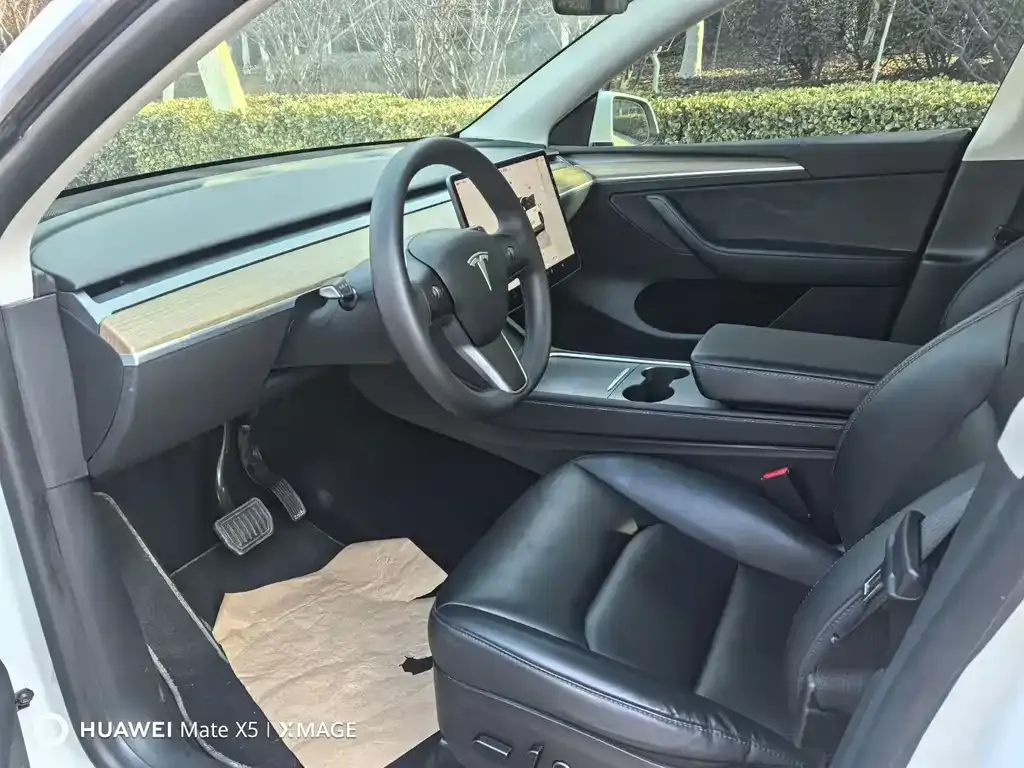 Tesla Model Y 2023 из CN, фото 2