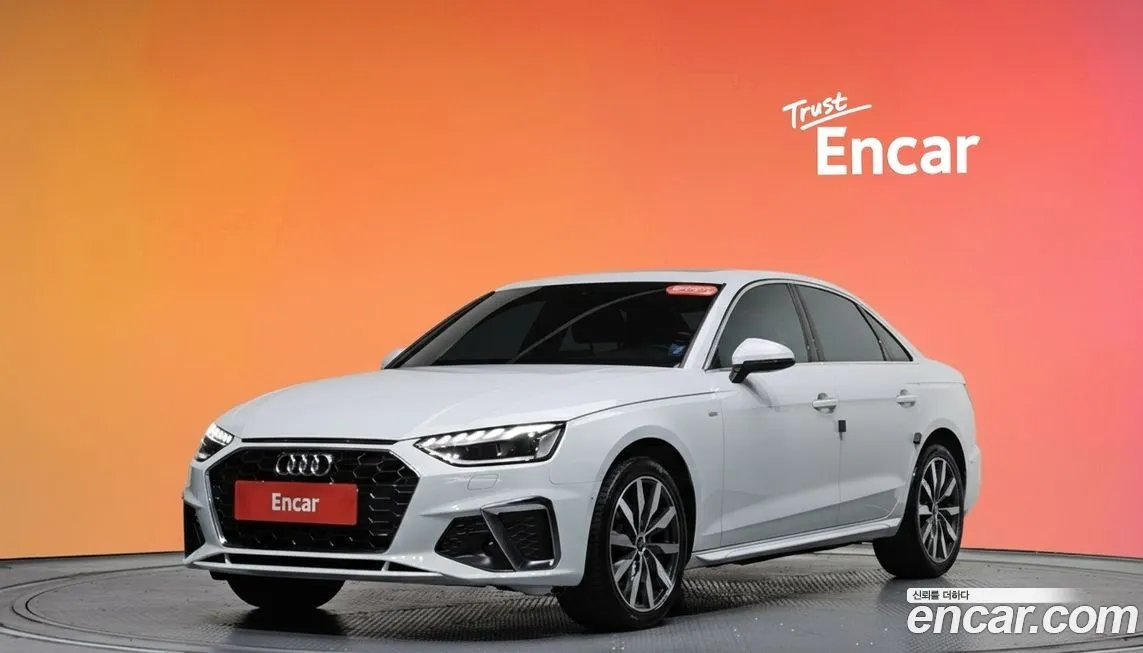 Audi A4 — фото 1