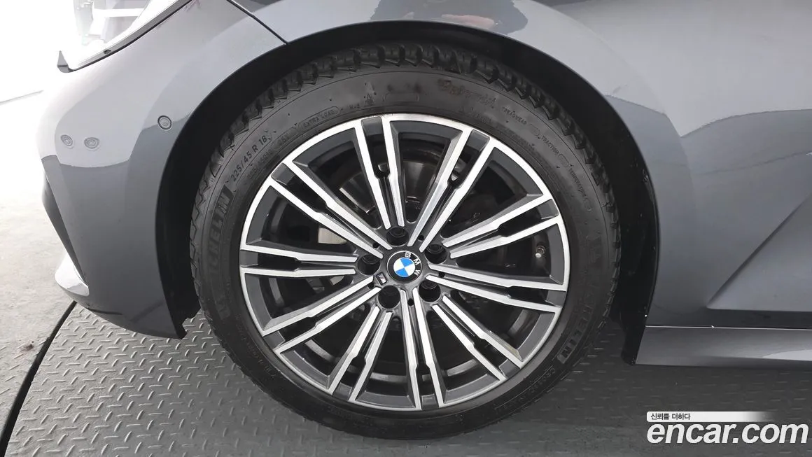 BMW 3-Series 2021 из KR, фото 3