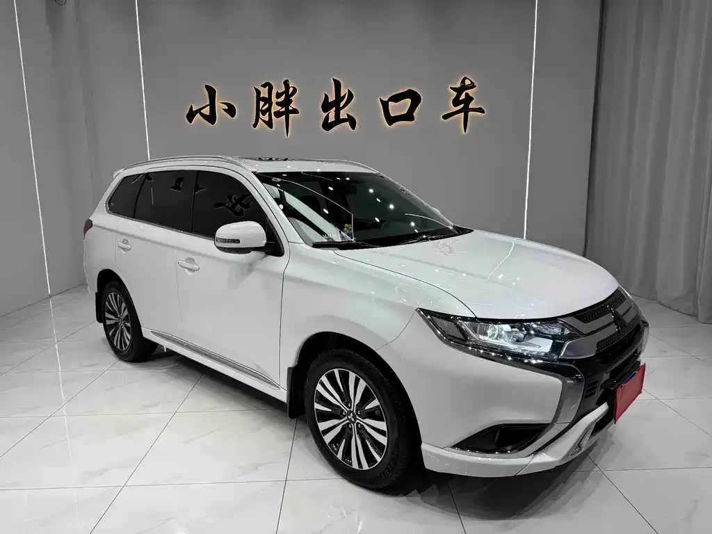 Mitsubishi Outlander — фото 3