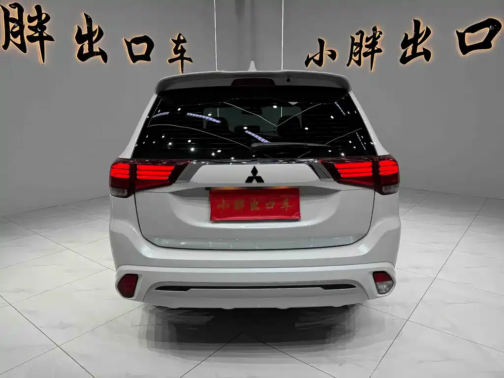 Mitsubishi Outlander — фото 2