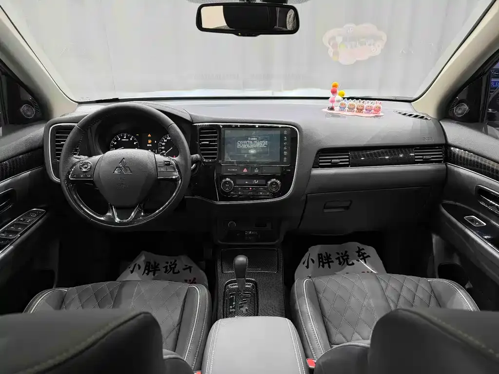 Mitsubishi Outlander — фото 4