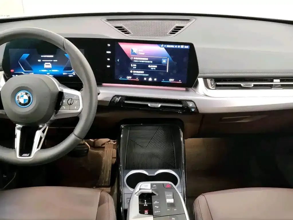 BMW iX1 2025 из CN, фото 9