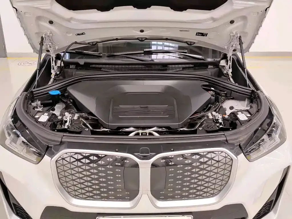 BMW iX1 2025 из CN, фото 6