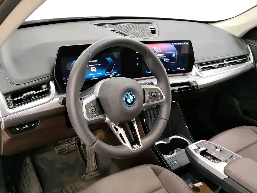 BMW iX1 2025 из CN, фото 10