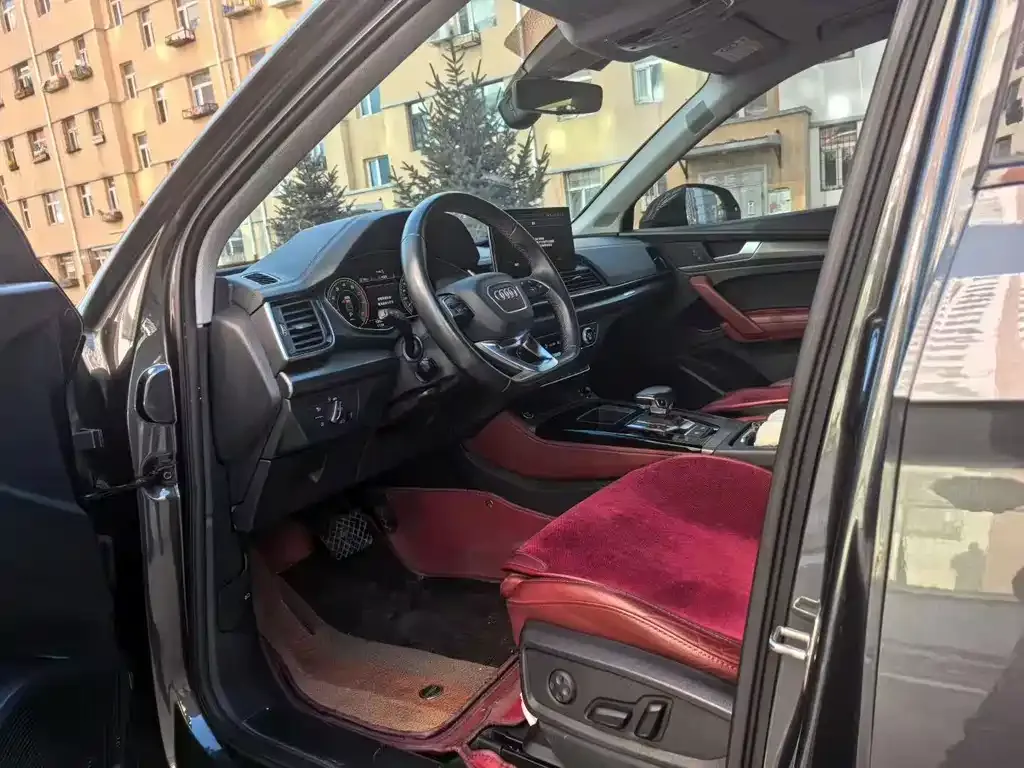 Audi Q5L 2021 из CN, фото 2