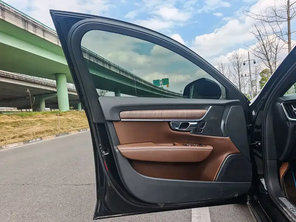 Volvo S90 — фото 2
