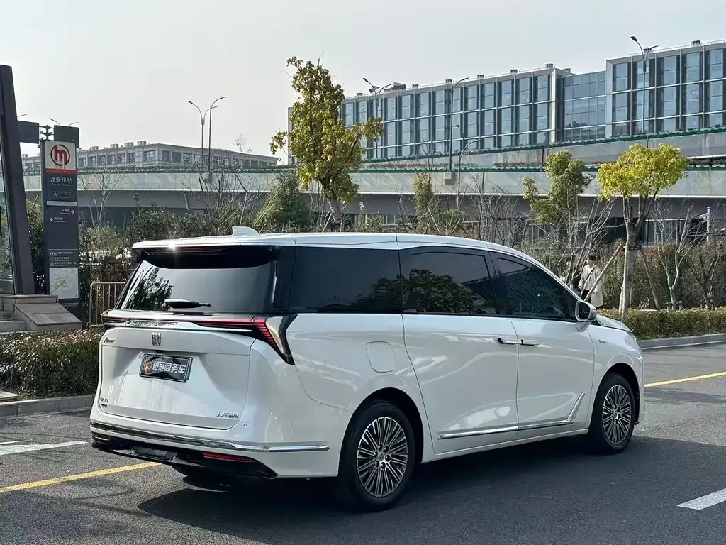 Buick GL8 Hybrid — фото 6