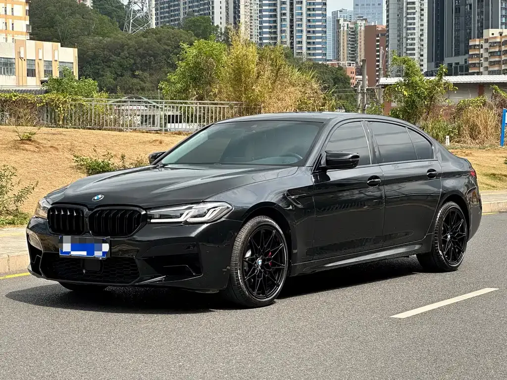 BMW 5 Series — фото 1