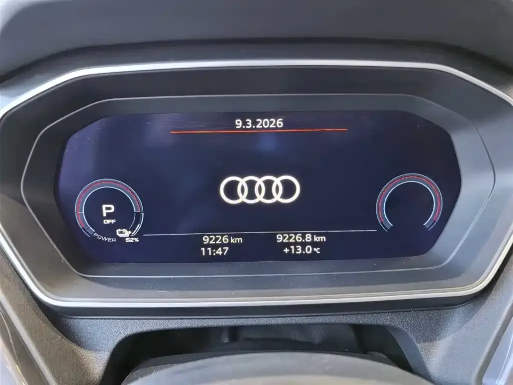 Audi Q4 e-tron — фото 2
