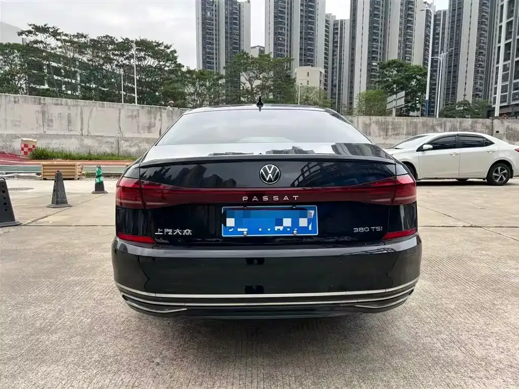 Volkswagen Passat — фото 4