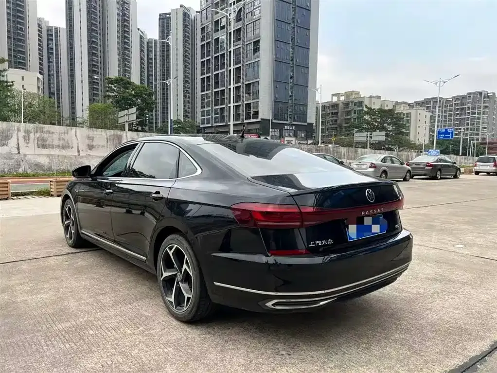 Volkswagen Passat — фото 2