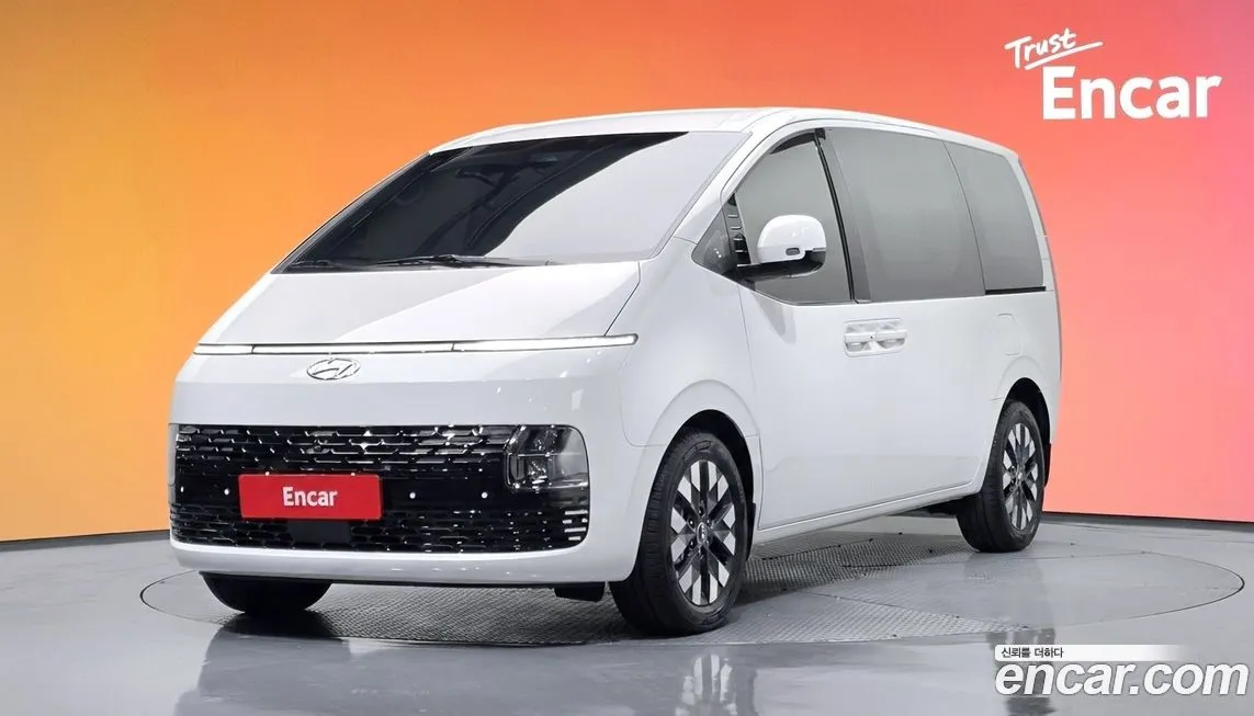 Hyundai Staria
