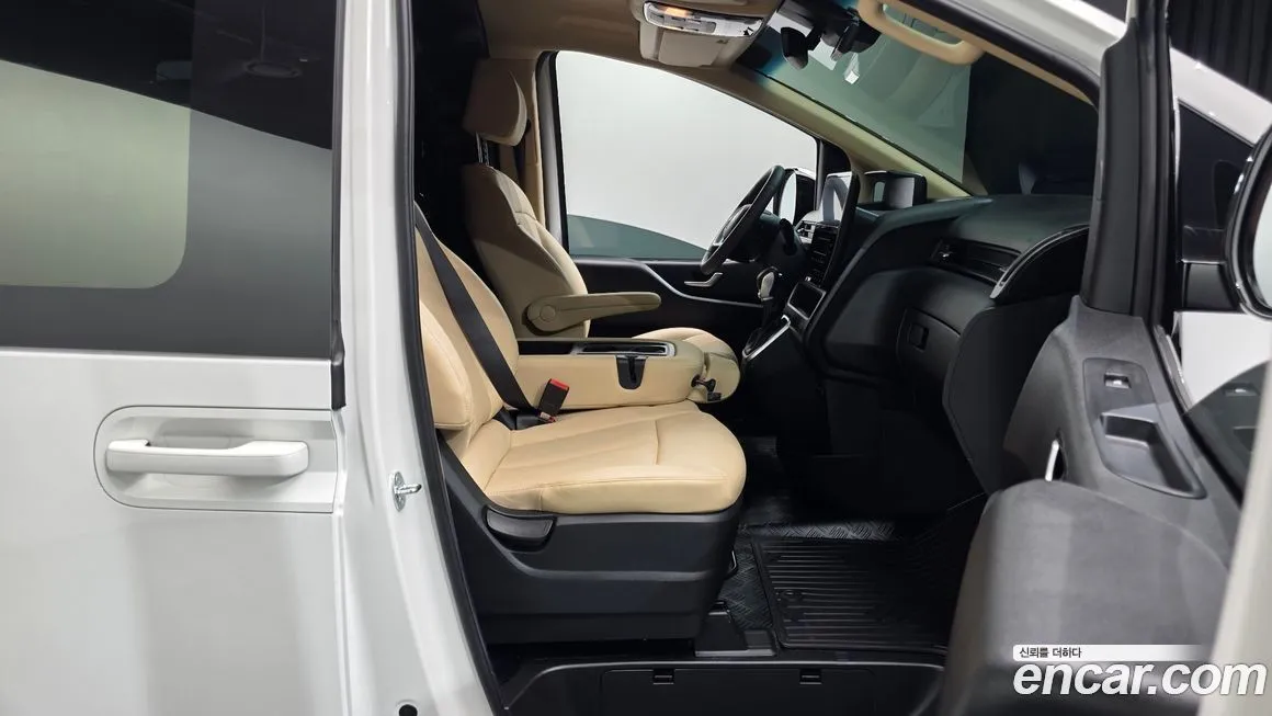 Hyundai Staria 2023 из KR, фото 3