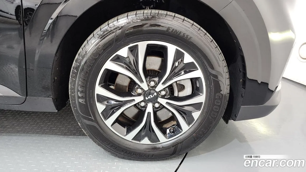 Kia Carnival — фото 10