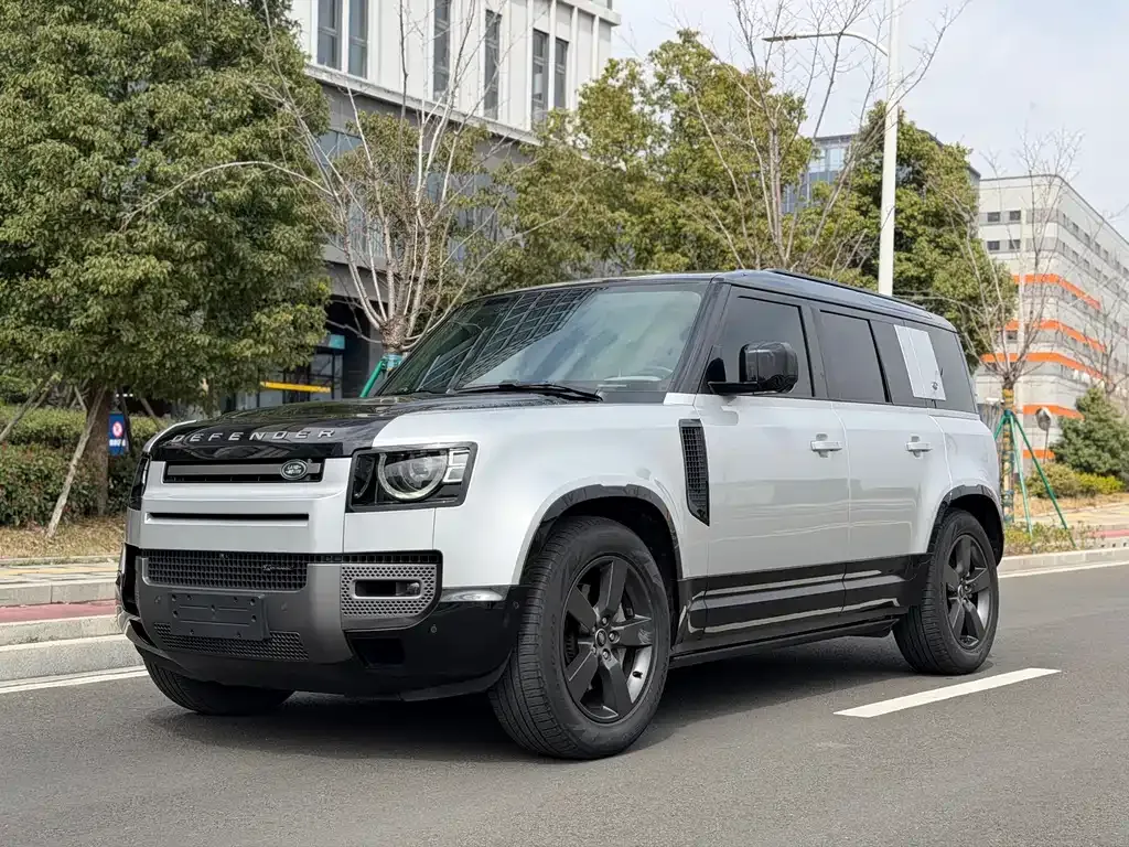 Land Rover Defender — фото 1