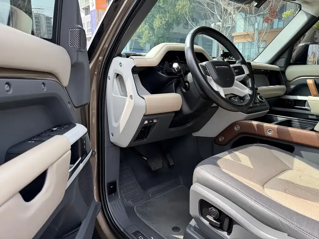 Land Rover Defender — фото 10