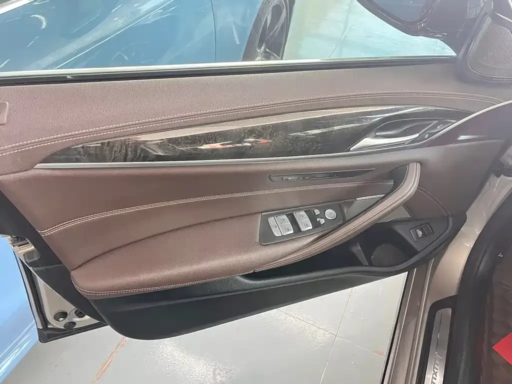 BMW 5 Series 2021 из CN, фото 3
