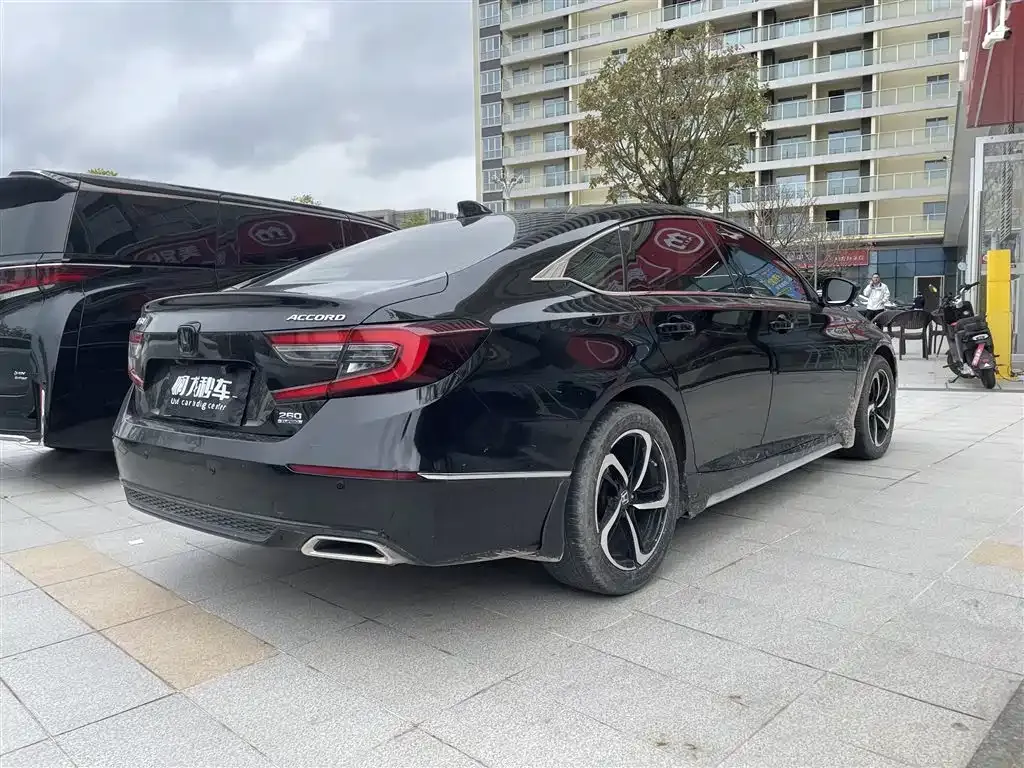 Honda Accord — фото 4