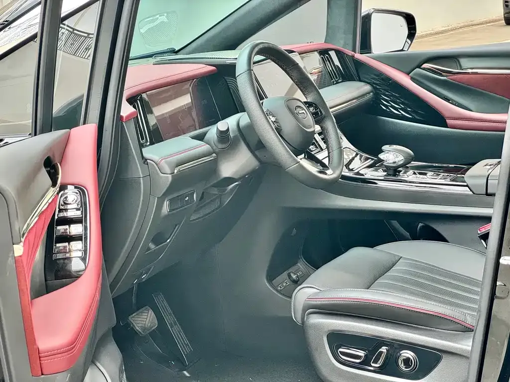 GAC Motor Trumpchi M8 — фото 10